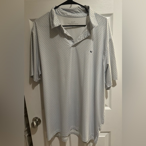 Vineyard Vines shirt lot - Picture 4 of 5